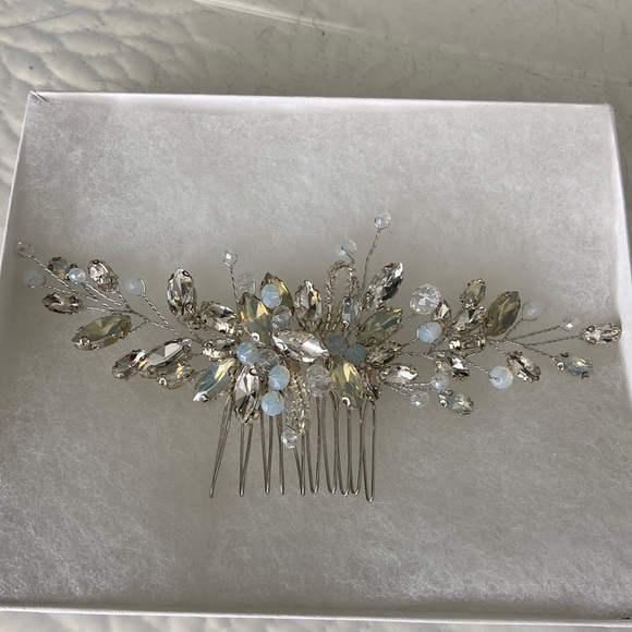 Bridal Hair Comb - Picture 1 of 1